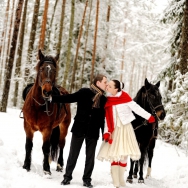 Романтическая прогулка на лошадях для двоих - Подарочные сертификаты и подарки-впечатления | Интернет-магазин Fun-Berry, Екатеринбург